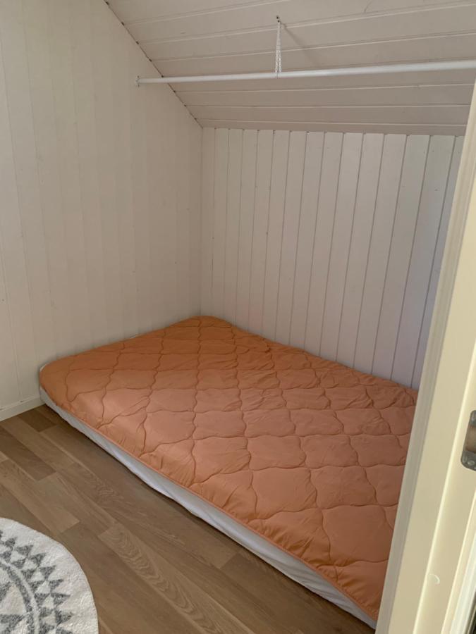 Sjarmerende Gjestehus Med Stor Hage I Sandvika Exterior photo