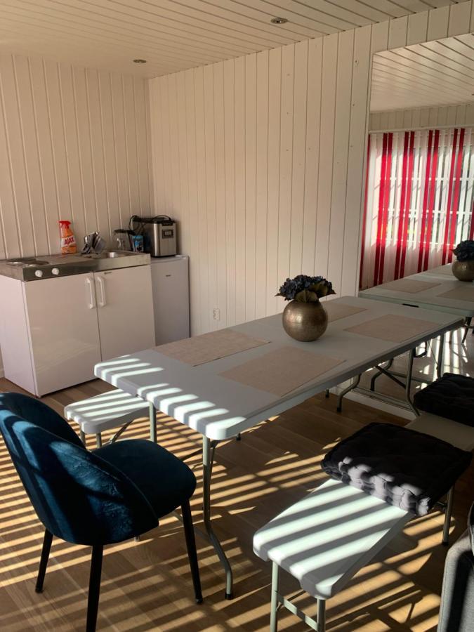Sjarmerende Gjestehus Med Stor Hage I Sandvika Exterior photo